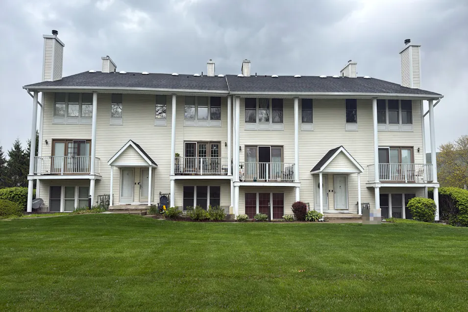 13 Amherst Ct Hamburg, NJ 07419, Sussex County