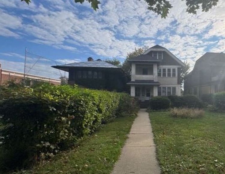 2126-2128 N Hi Mount Blvd Milwaukee, WI 53208, Milwaukee County