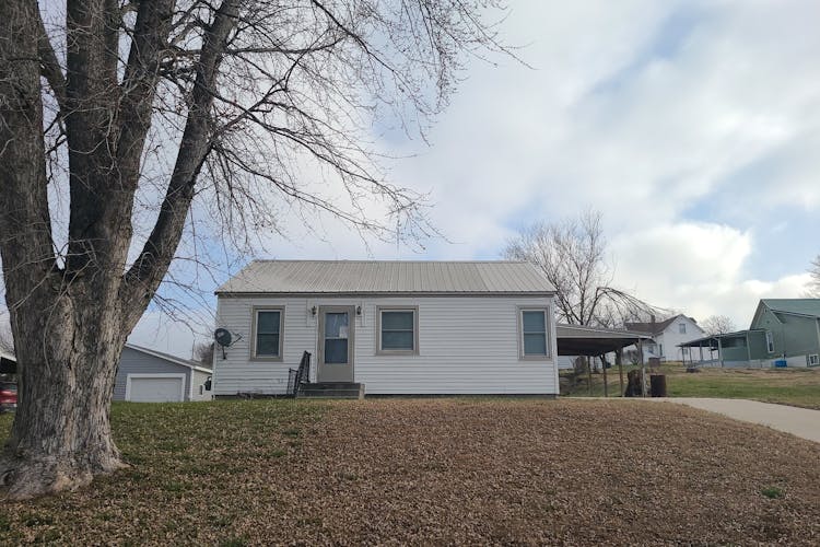 405 N High St Fairfax, MO 64446, Atchison County