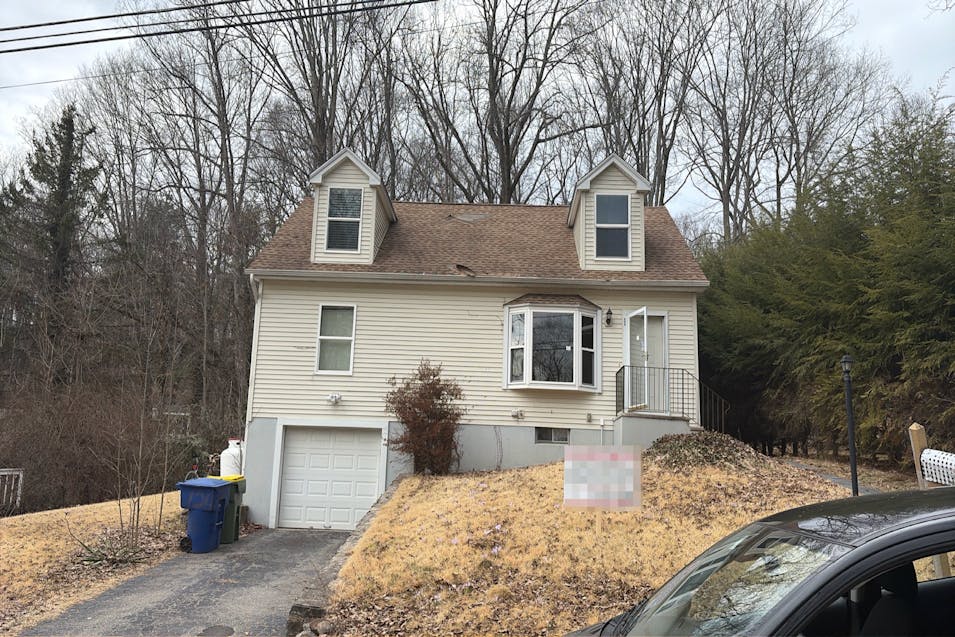 120 Mason Ave Waterbury, CT 06708, New Haven County