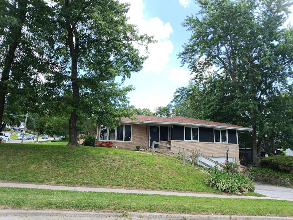 2501 Boyd St Des Moines, IA 50317, Polk County
