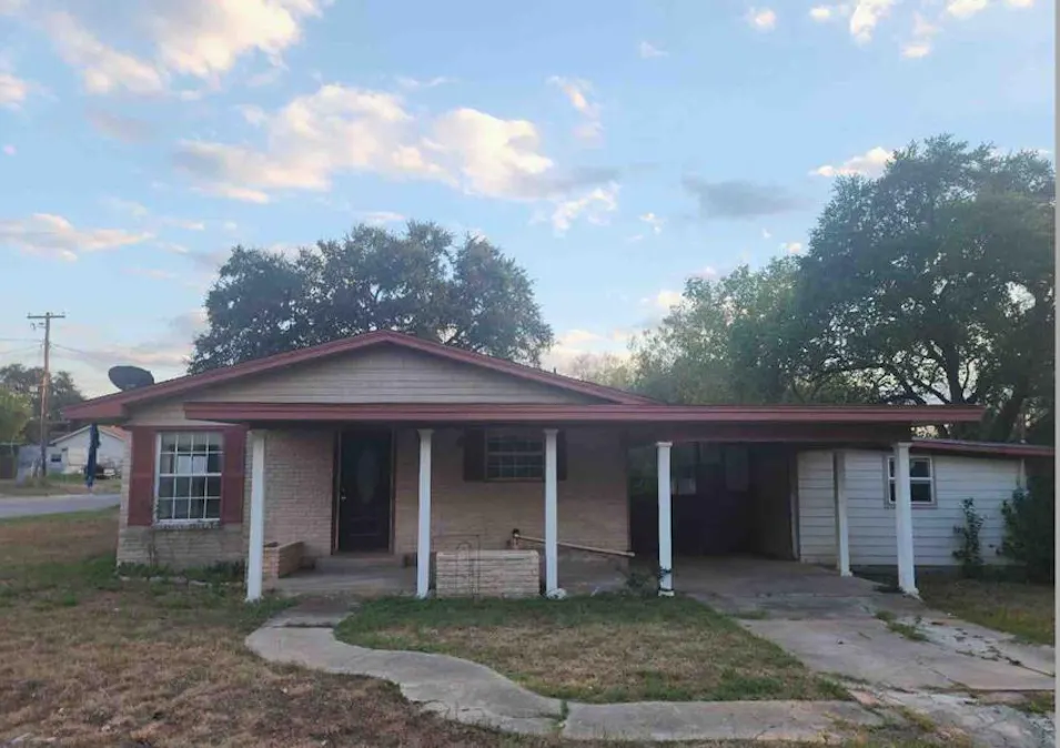 218 Graham Rd Kenedy, TX 78119, Bee County