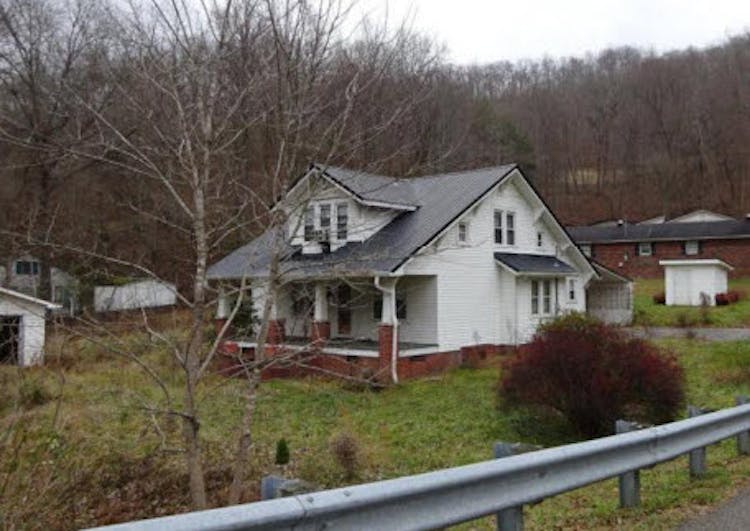 18 Steep Hill Rd, Paintsville, KY, 41240, USA