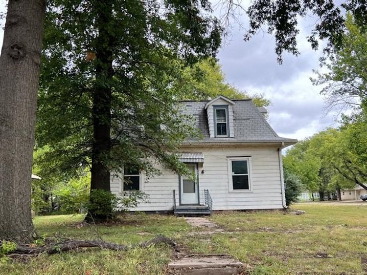 201 W Olive St Oxford, KS 67119, Sumner County