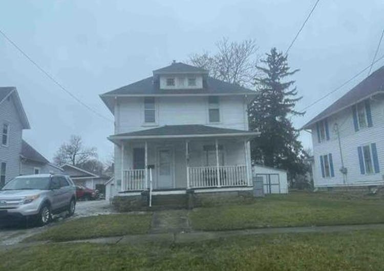 143 Walnut St Bellevue, OH 44811, Huron County