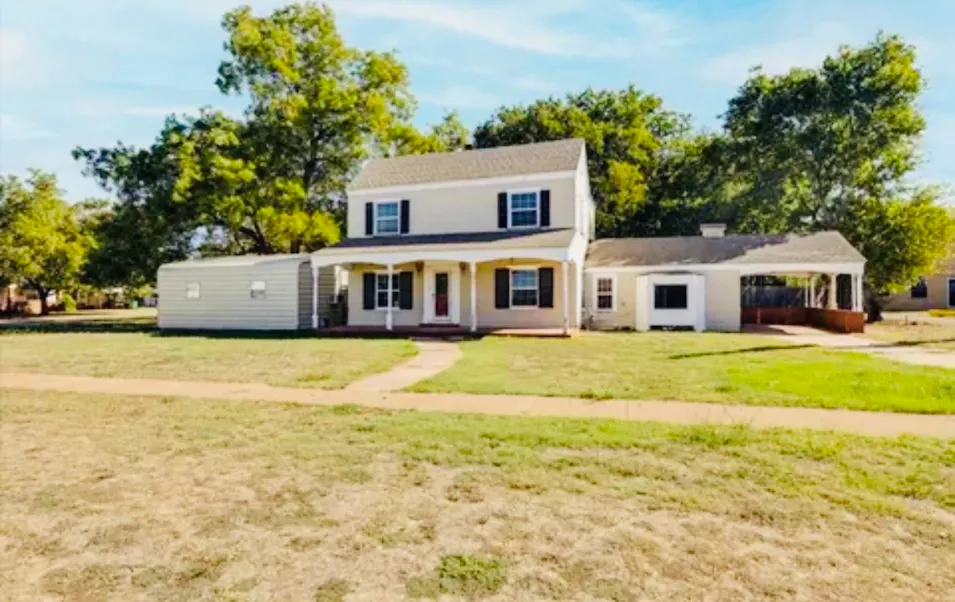206 East Nebraska Avenue Walters, OK 73572, Cotton County