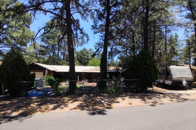 461 N 9th Dr Show Low, AZ 85901, Navajo County