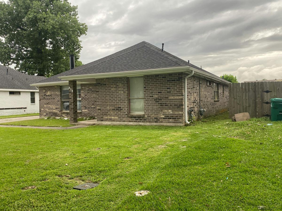 Longview Dr, Destrehan, LA 70047