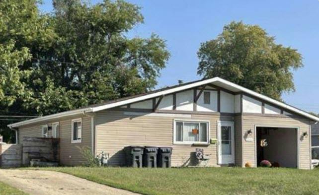 Saratoga St, Pekin, IL 61554