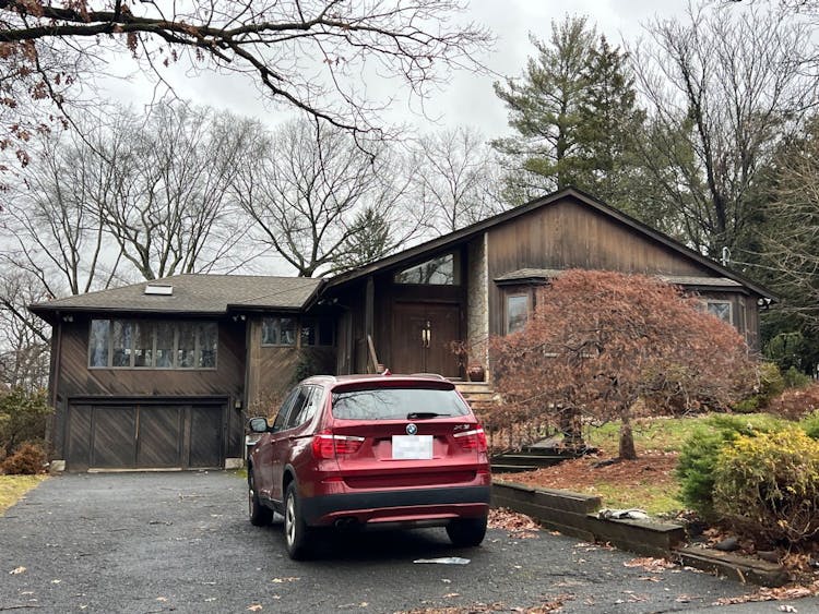 22 Oakwood Dr, Woodcliff Lake, NJ, 07677, USA