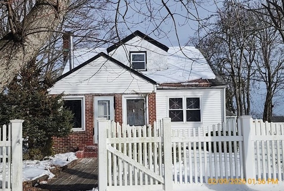 34 Pineview Blvd Central Islip, NY 11722, Suffolk County