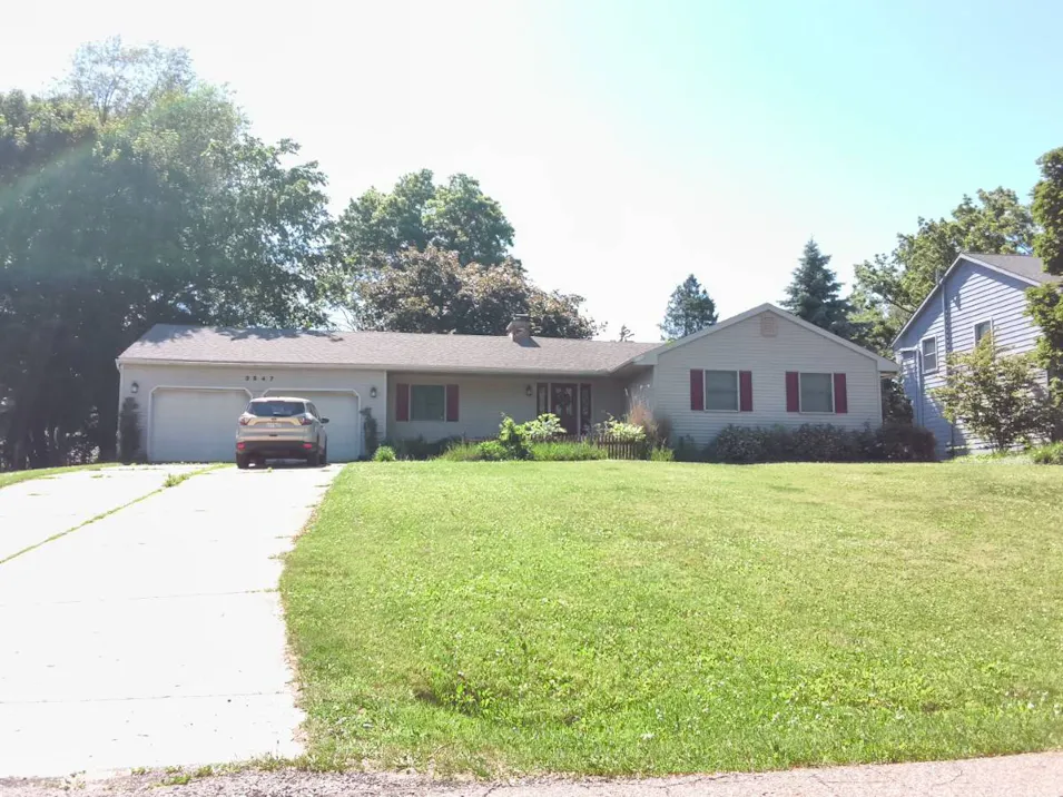3547 W Hiawatha Dr Okemos, MI 48864-4007, Ingham County