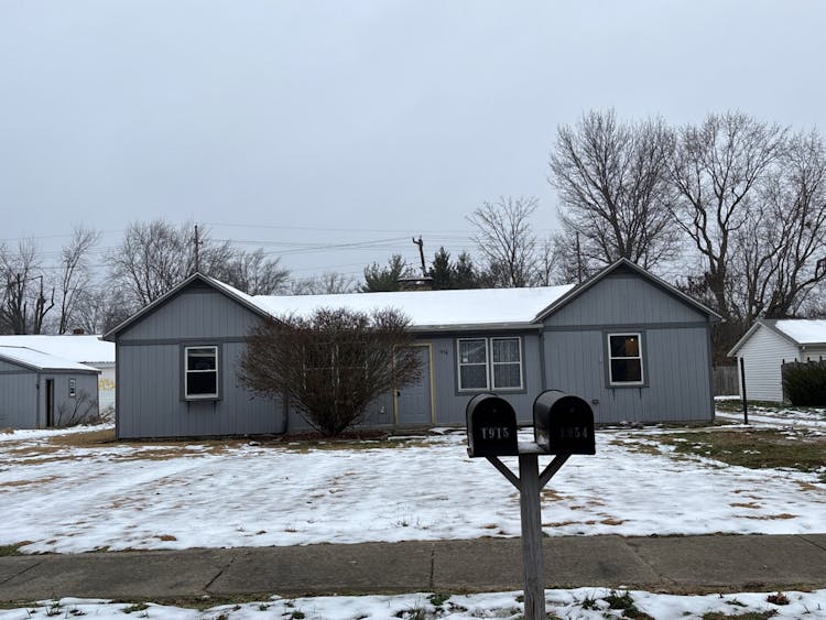 1954 26th St Terre Haute, IN 47804, Vigo County