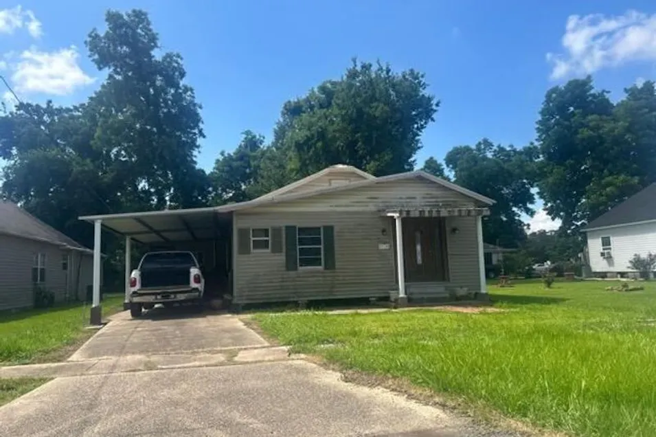 319 W 5th St Crowley, LA 70526, Acadia County