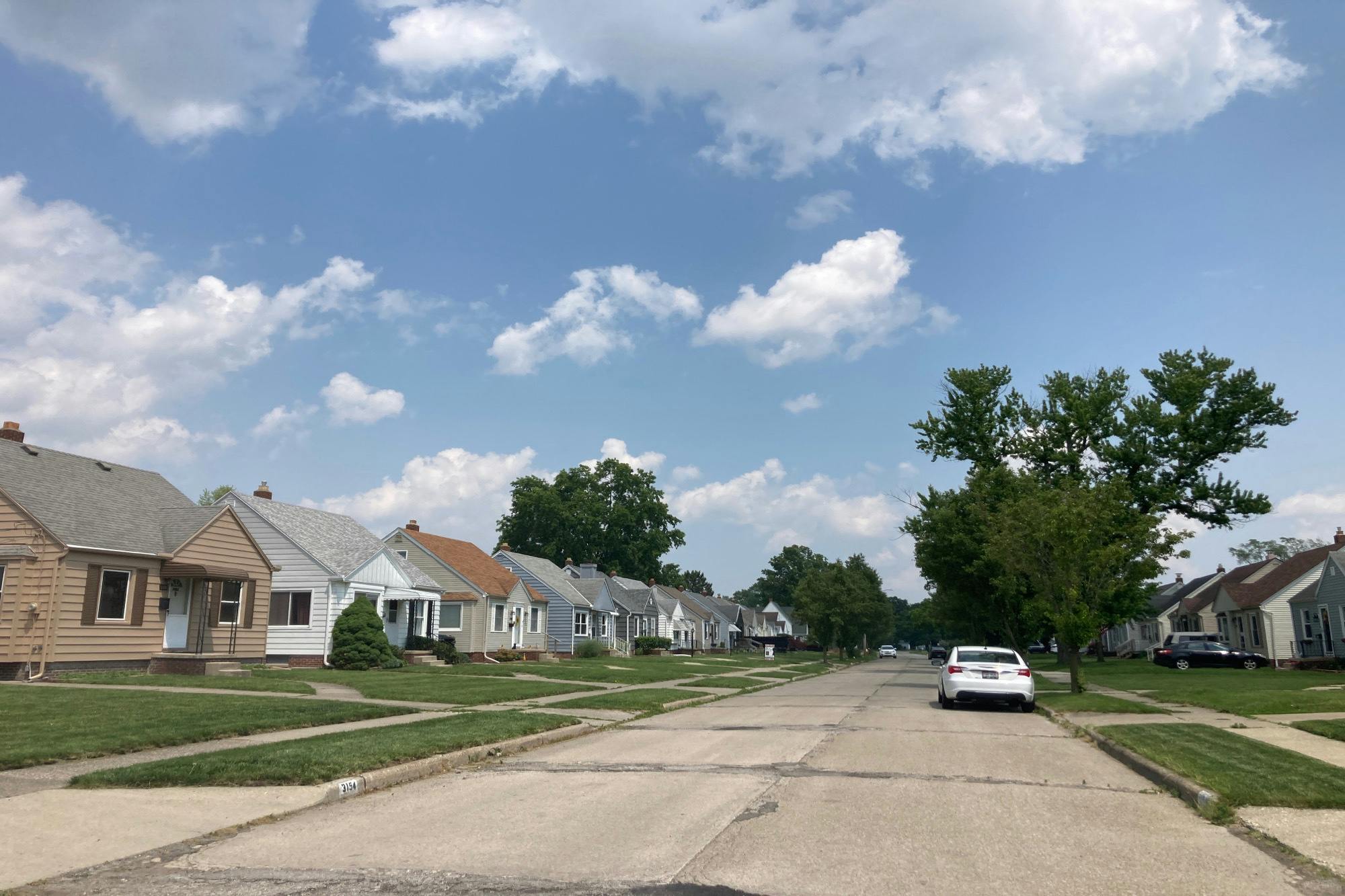 Cragmoor Ave, Toledo, OH 43614