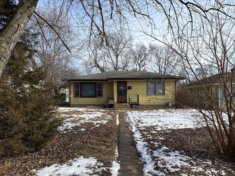 3043 Latham Street Rockford, IL 61103, Winnebago County