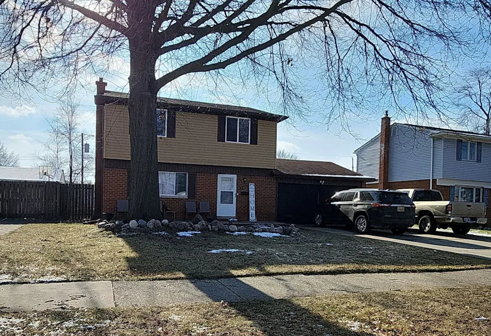 8424 New Bradford Blvd Sterling Heights, MI 48312, Macomb County