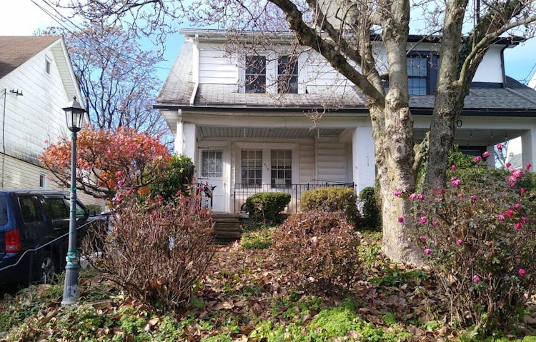 472 Brookhurst Avenue Narbeth, Aka Narberth, PA 19072, Montgomery County