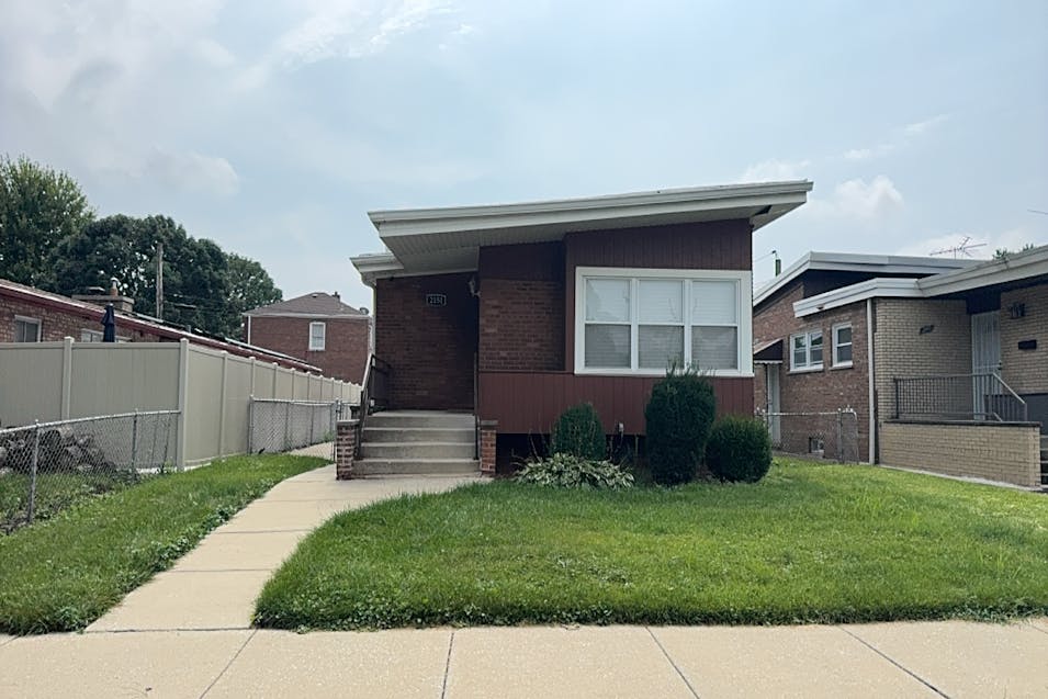 2151 E. 90th St Chicago, IL 60617, Cook County