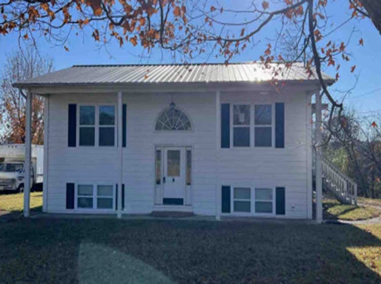 634 Oak Grove Rd Madisonville, TN, 37354, USA