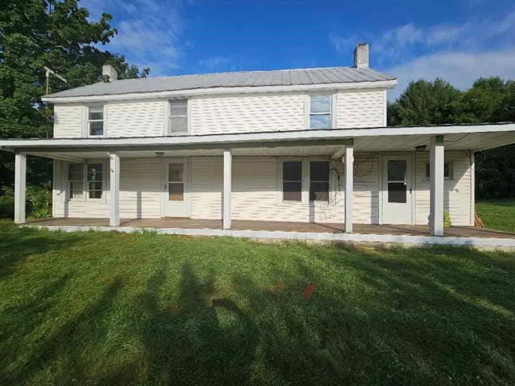 82 Vaughn Rd, Fries, VA, 24330, USA