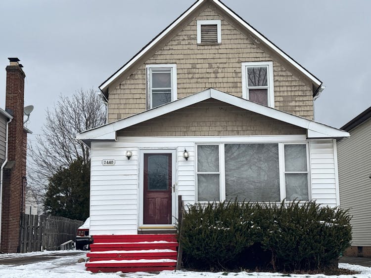 2440 Grovewood Ave Parma, OH 44134, Cuyahoga County