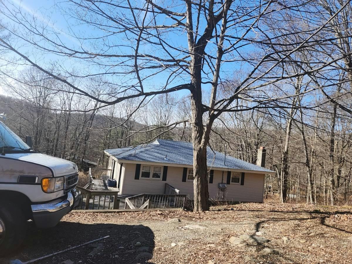 Longridge Trl, Putnam Valley, NY 10579