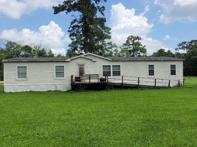 10695 Dunmark Rd Denham Springs, LA 70706, Livingston County