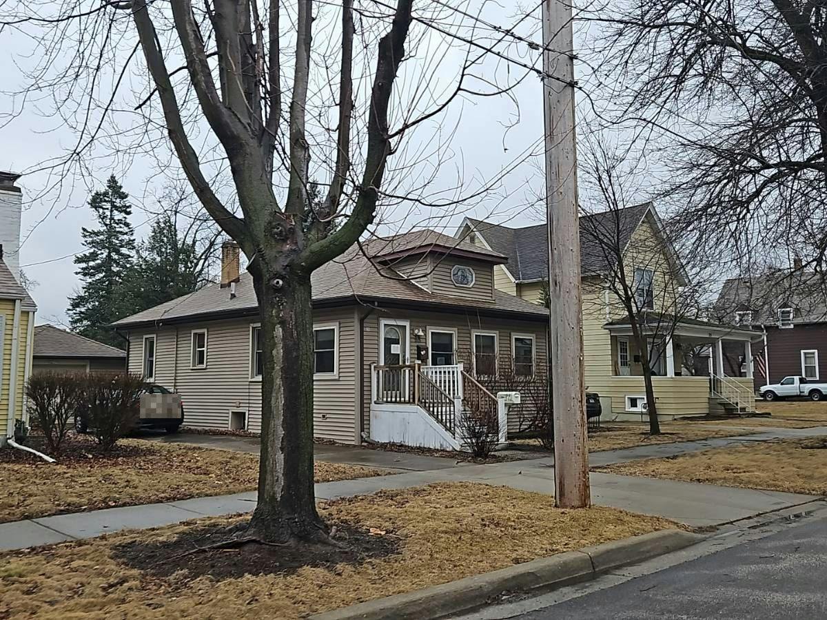 Worth Ave, Elgin, IL 60123