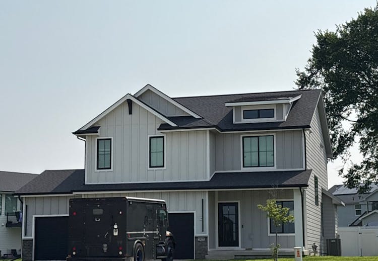 5429 150th St Urbandale, IA 50323, Dallas County