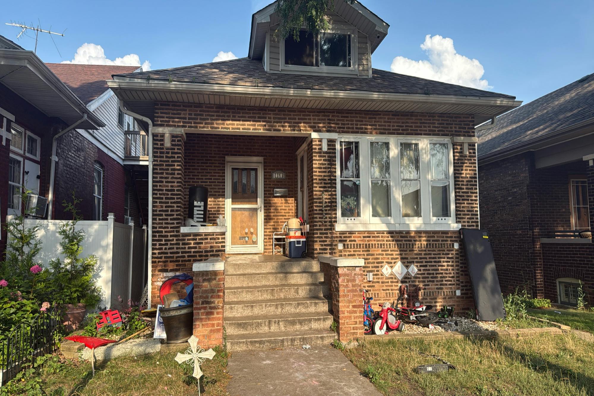 Avenue F , Chicago, IL 60617