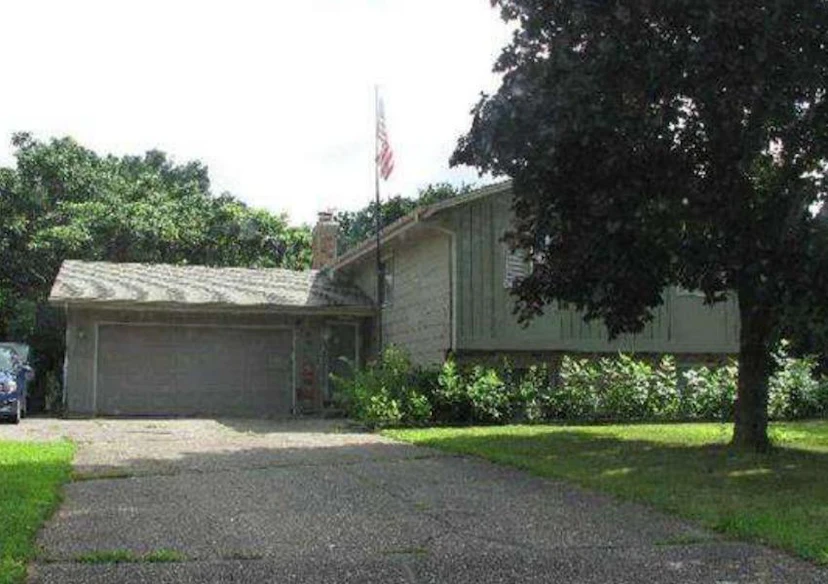 1805 Skyline Dr S