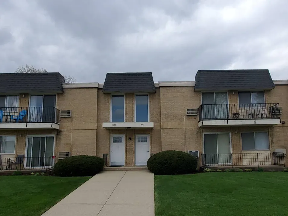 1430 N Evergreen Ave 2as Arlington Heights, IL 60004, Cook County