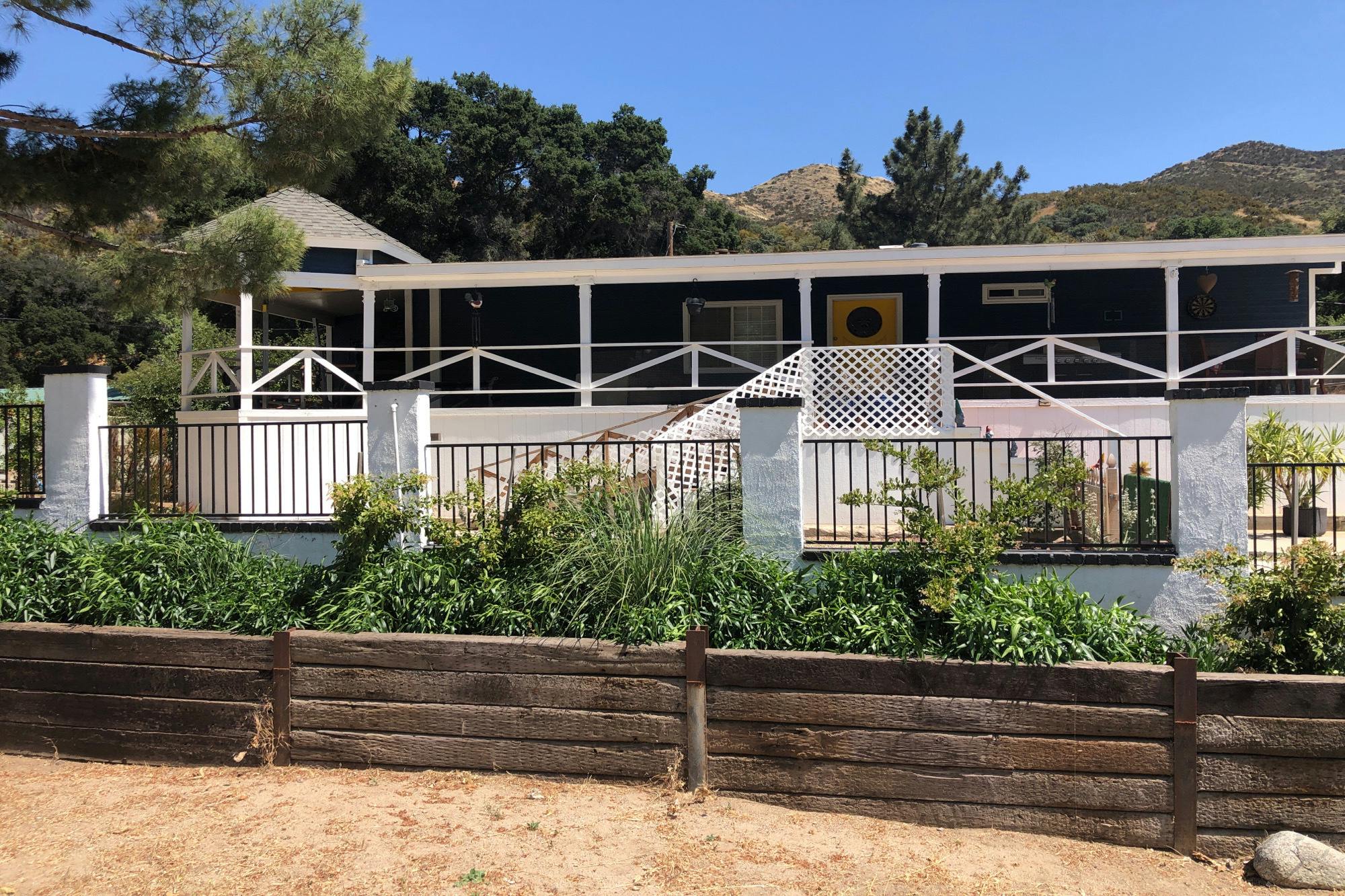Sierra Hwy, Santa Clarita, CA 91390