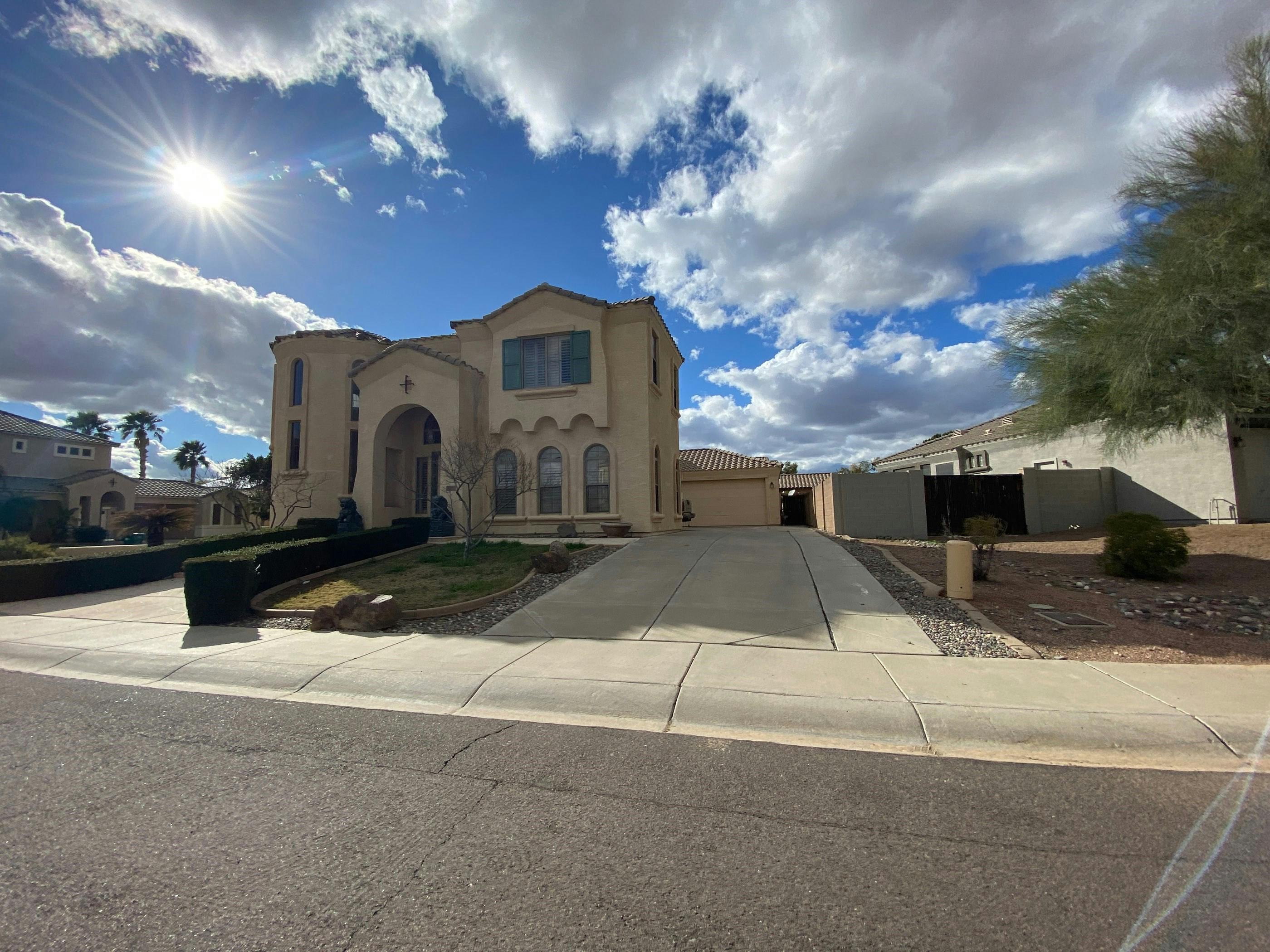 Leslie Ct, Litchfield Park, AZ 85340