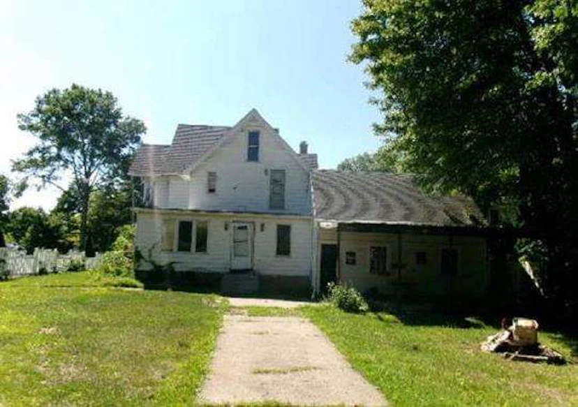 120 N Freedom St
