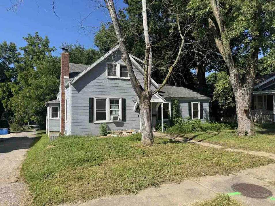 1217 W High St Jefferson City, MO 65109, Cole County