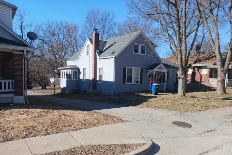 1217 W High St Jefferson City, MO 65109, Cole County