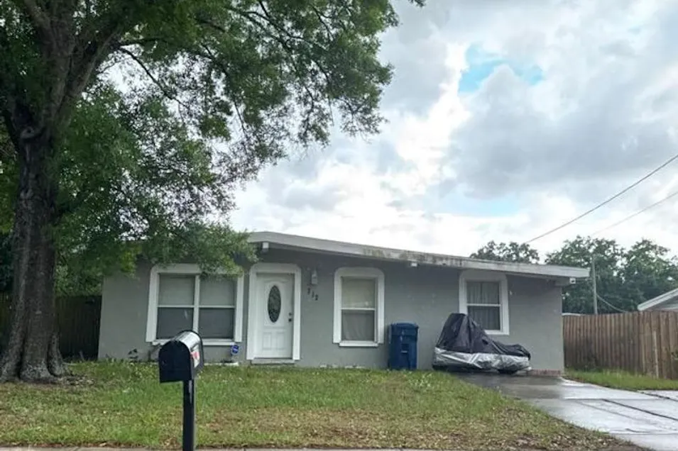 712 West Country Club Drive Tampa, FL 33612, Hillsborough County