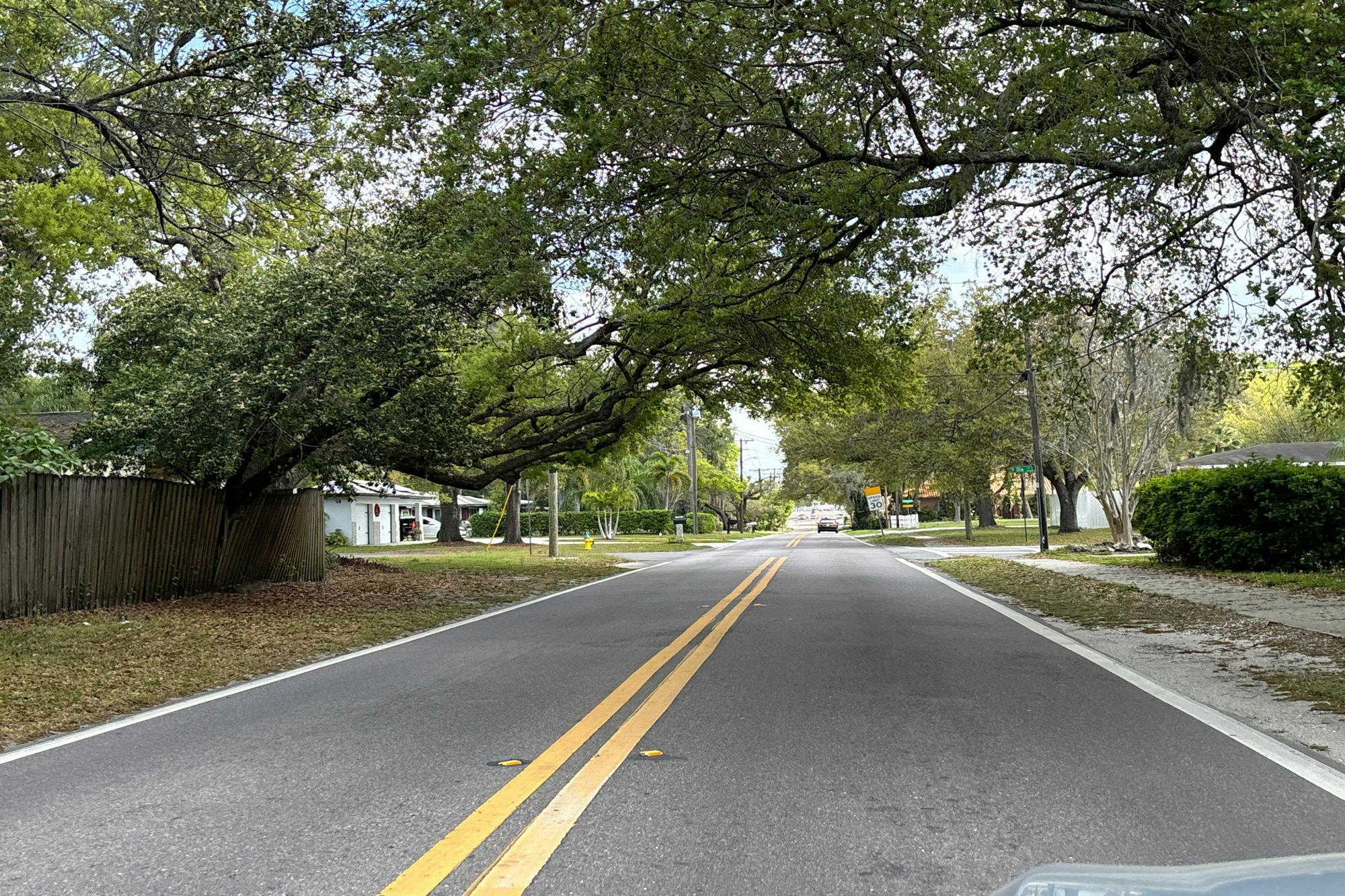 Country Club Dr, Tampa, FL 33612