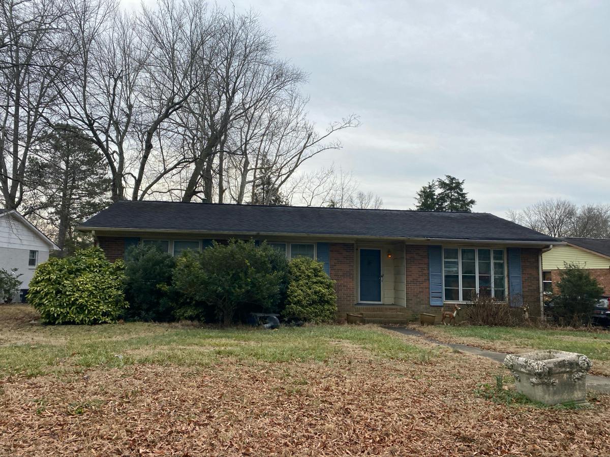Kingsland Cir, Winston Salem, NC 27106