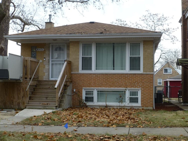 8501 S Hoyne Ave Chicago, IL 60620, Cook County