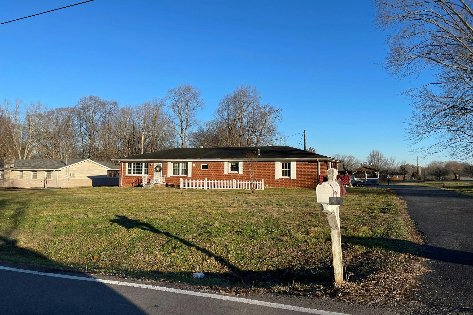 Due West Cir, Lafayette, TN 37083 #1
