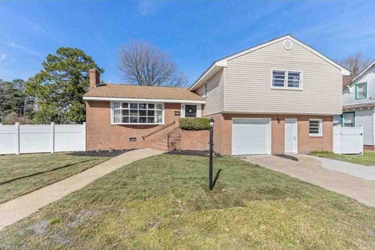 2216 Deep Creek Blvd, Portsmouth, VA, 23704, USA