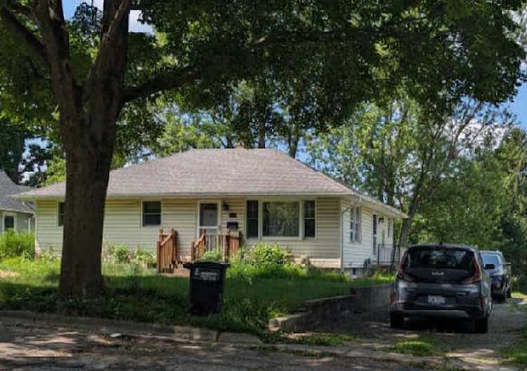 1324 Waterloo St Jackson, MI 49202, Jackson County