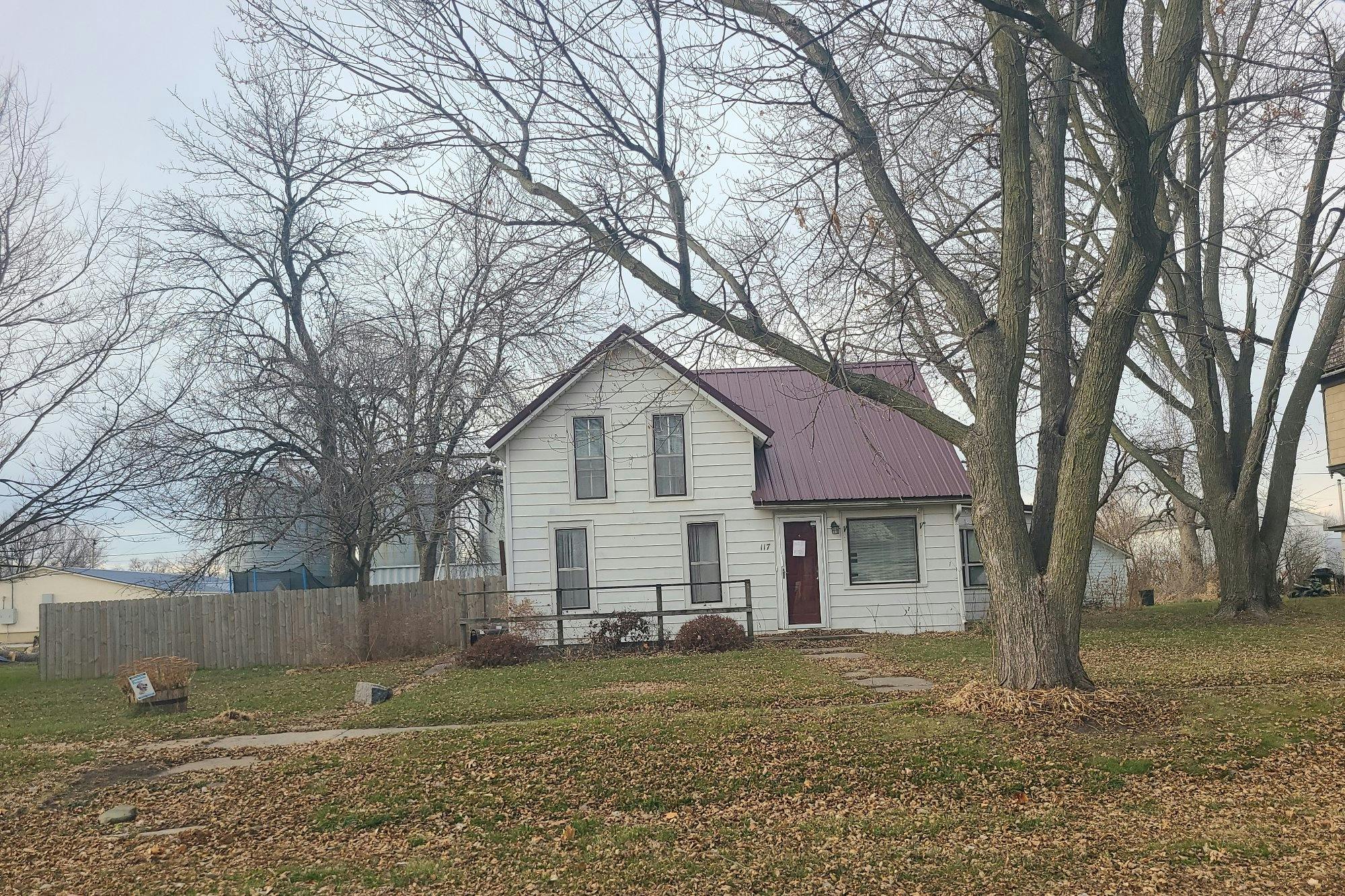 Elm St, Gilman, IA 50106