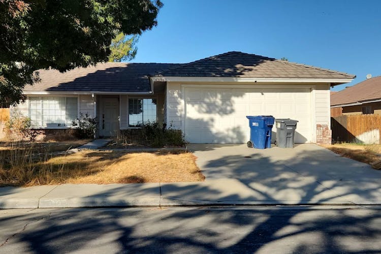 43941 30th Street East Lancaster, CA 93535, Los Angeles County