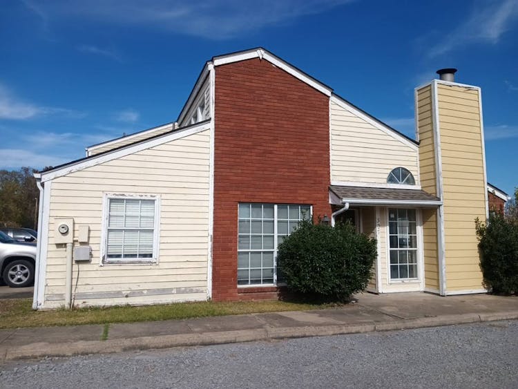 307 South 38th St Muskogee, OK 74401, Muskogee County