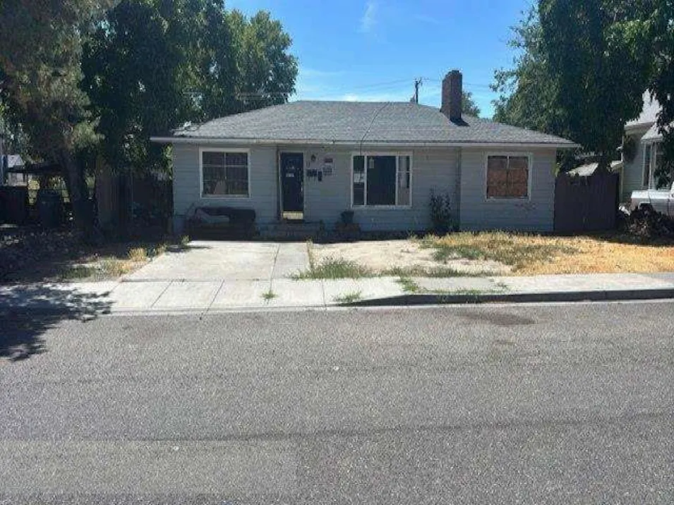 18 E 2nd Ave Kennewick, WA 99336, Benton County