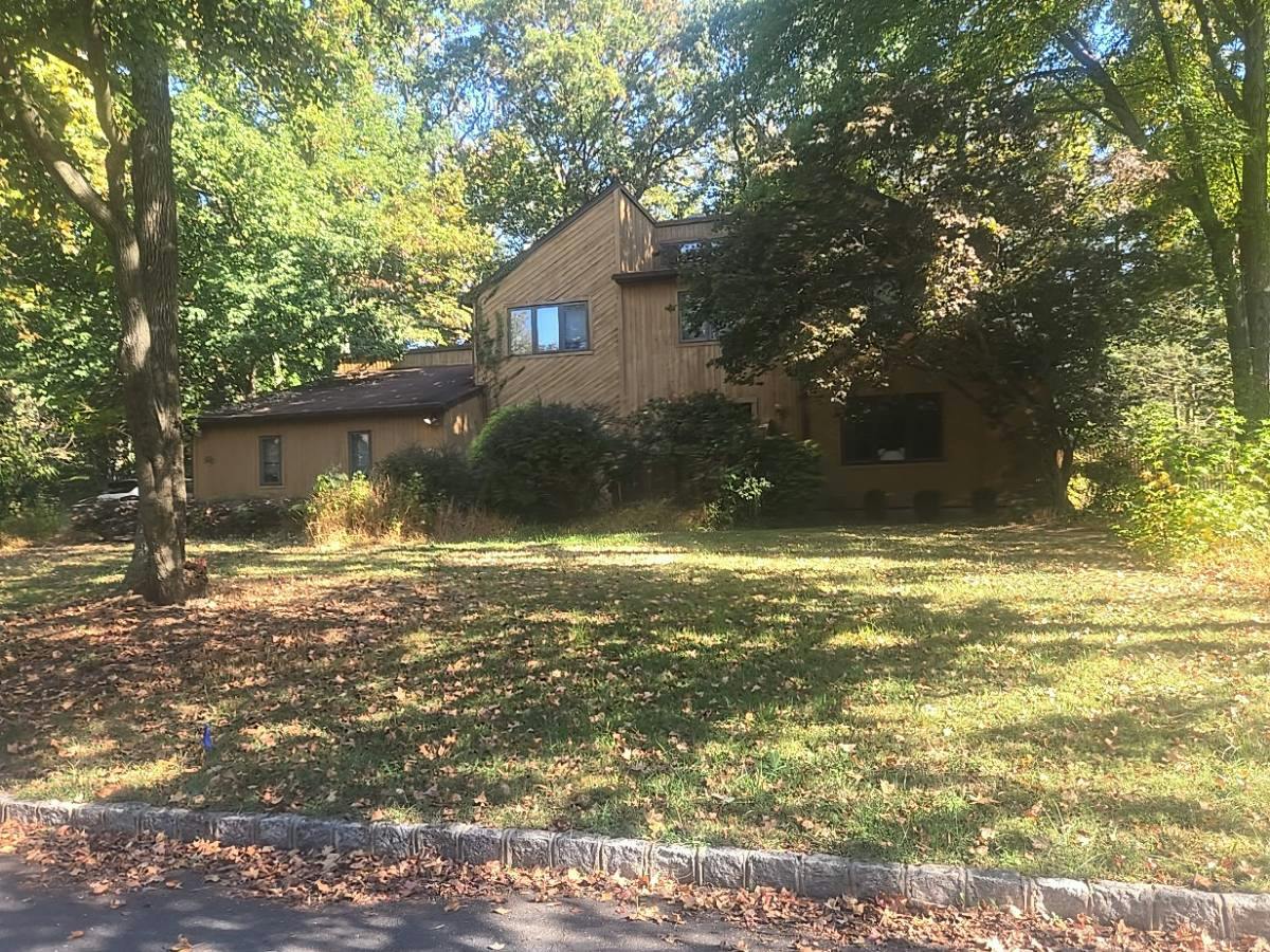Thatchwood Ct, North Brunswick, NJ 08902